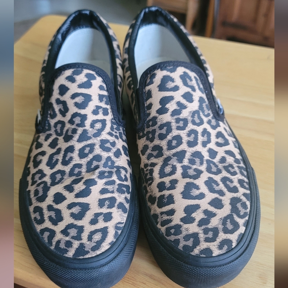 ******SOLD*******  BN VANS slip on sneakers, Size 8